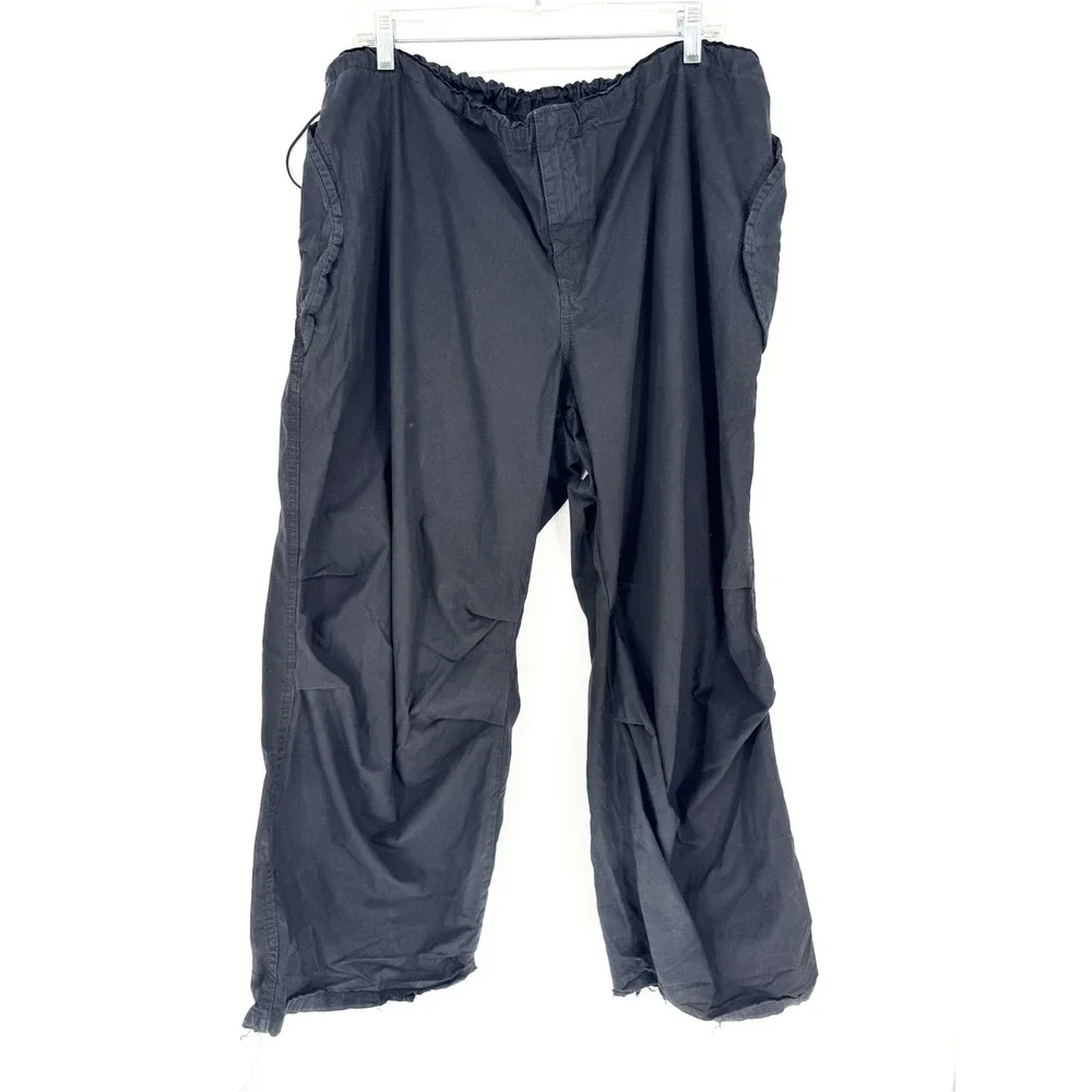 Urban Outfitters iets frans... Black Lightweight Baggy Tech Parachute Pants XL